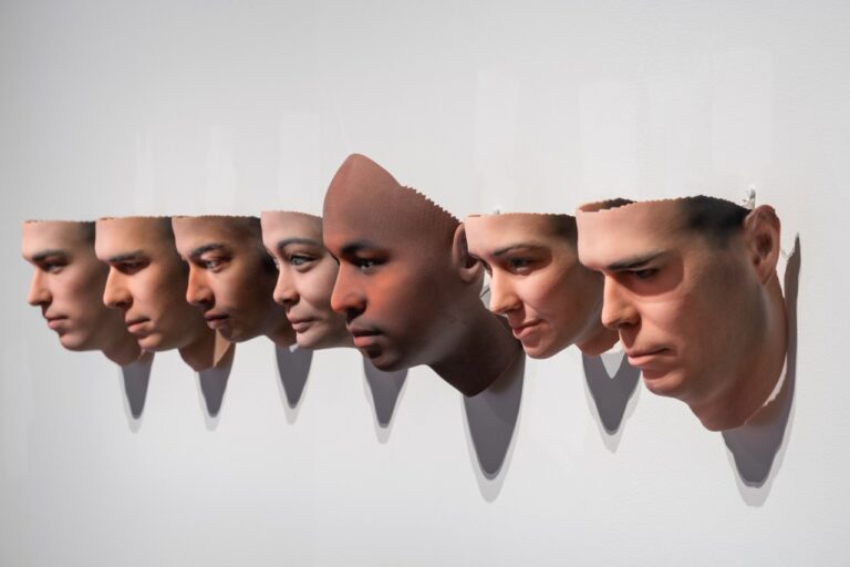 DNA Sergisi: 3D baskıyla elde edilen yüzler.